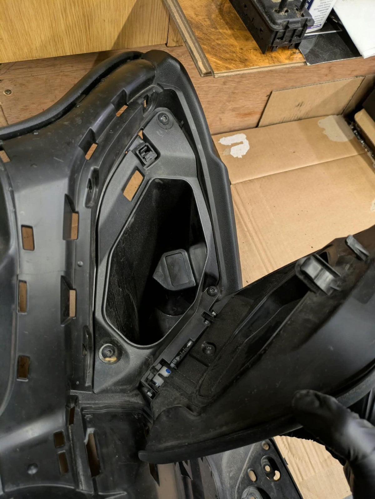 2021 Yamaha Xmax 125 Leg Shield | BL1-F8311-01