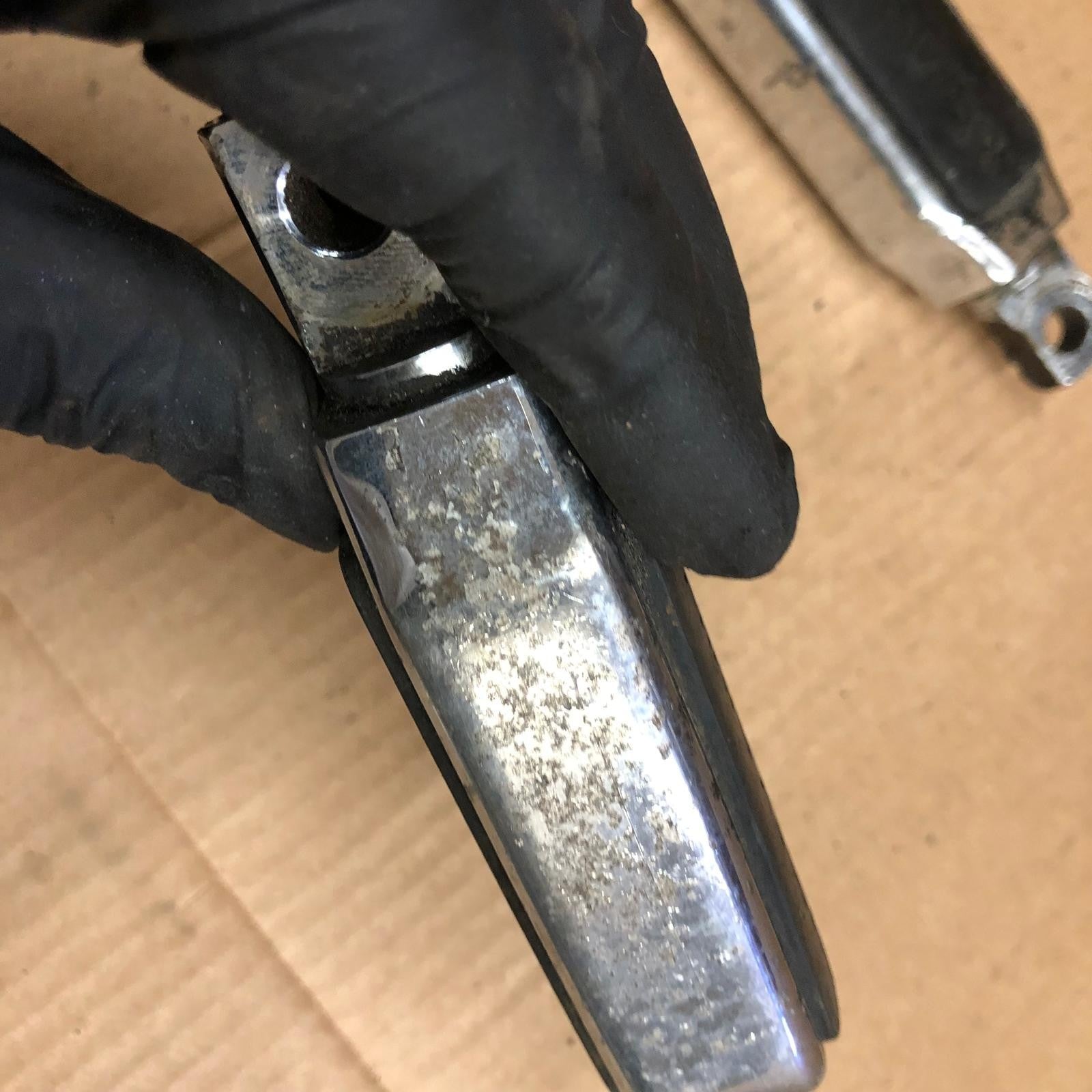 Harley Davidson Rear Passenger Chrome Footpegs Footrests