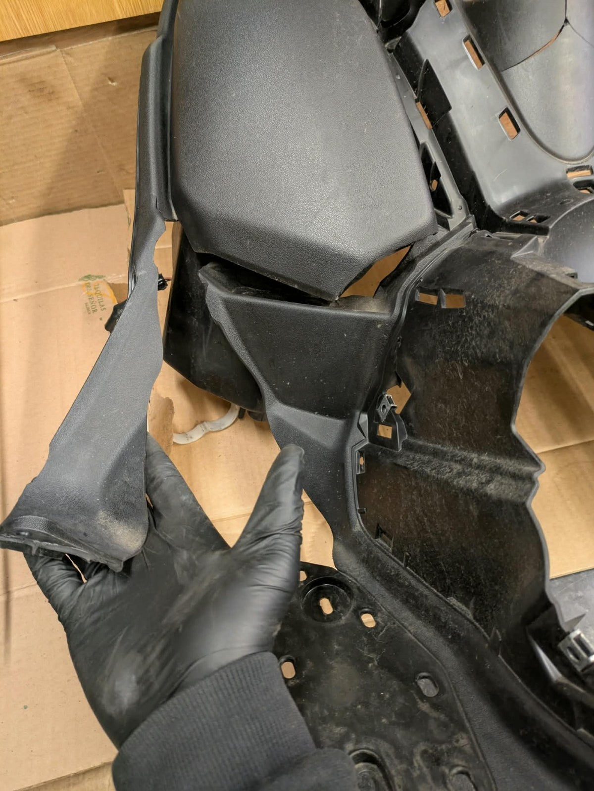 2021 Yamaha Xmax 125 Leg Shield | BL1-F8311-01