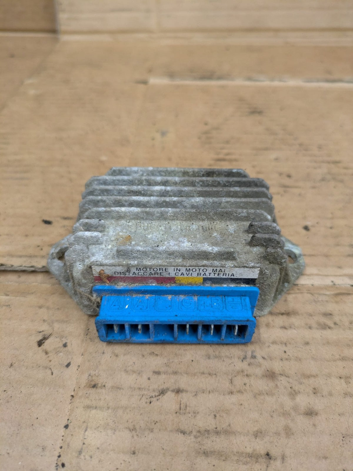 2001 Vespa ET4 Cento 125 Voltage Regulator Rectifier