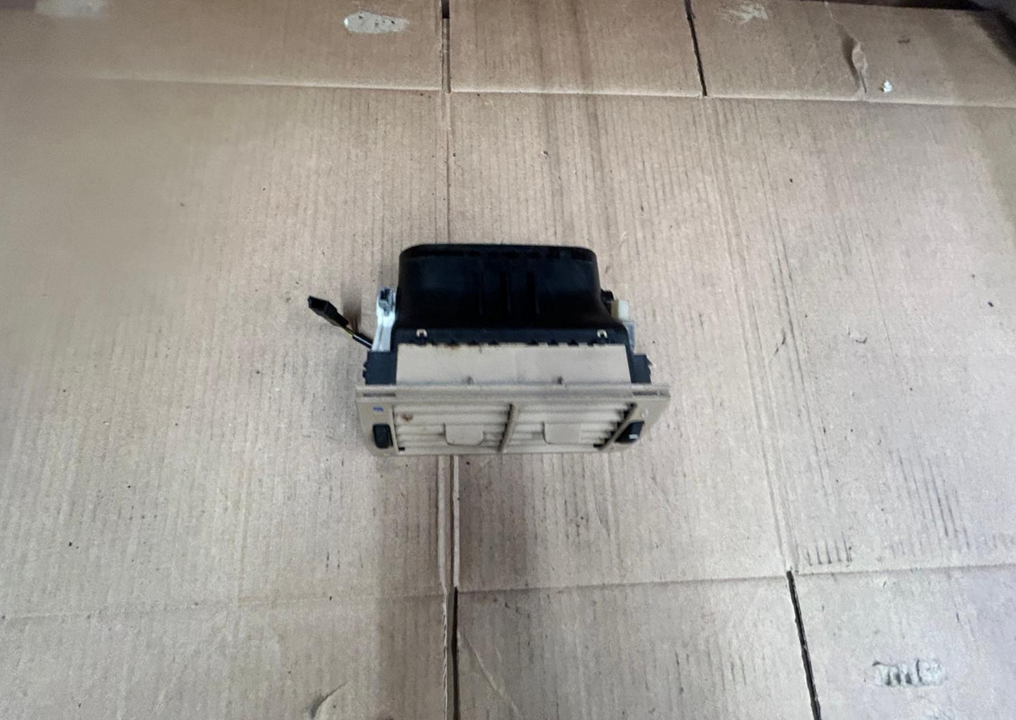 Genuine BMW 7 Series E38 Rear Air Vent Grill | 64228390117 64228390290
