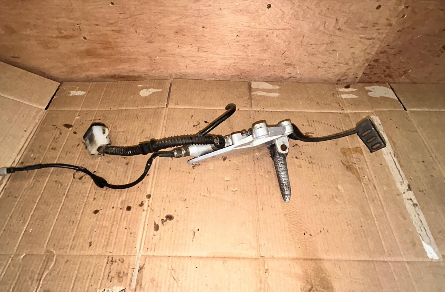 2009 Honda CBR 125 Front Right Footrest Assembly