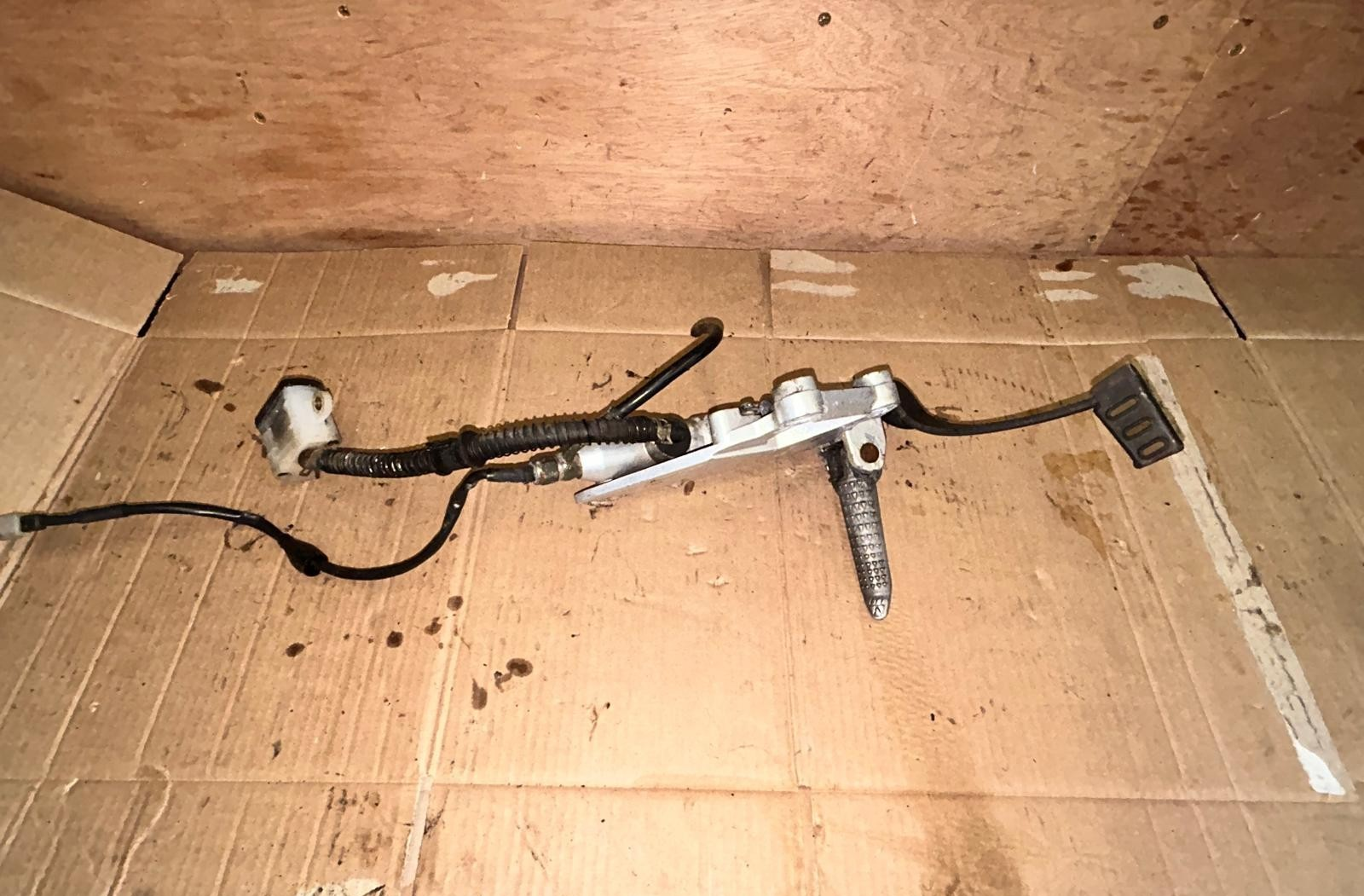 2009 Honda CBR 125 Front Right Footrest Assembly