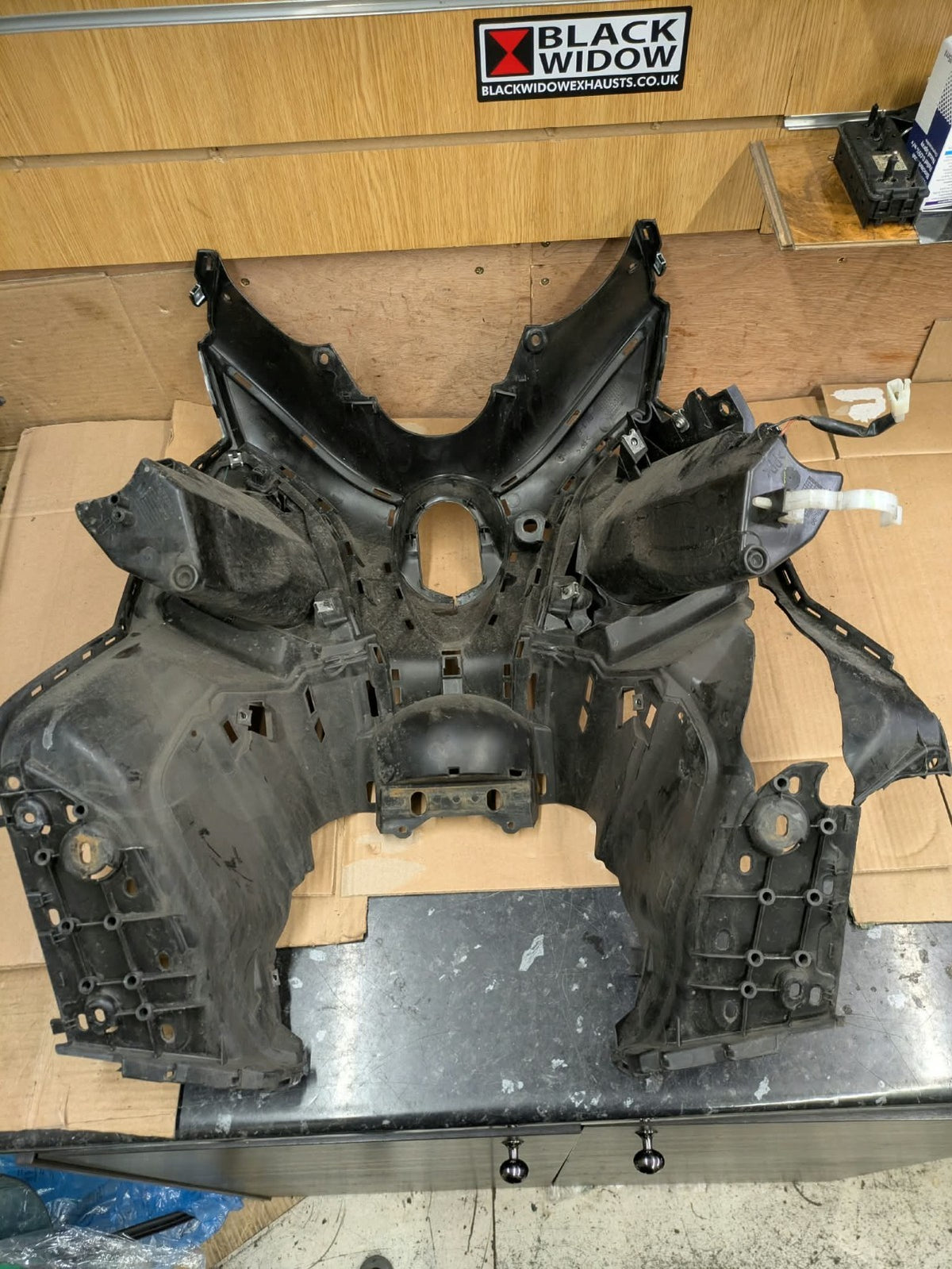 2021 Yamaha Xmax 125 Leg Shield | BL1-F8311-01