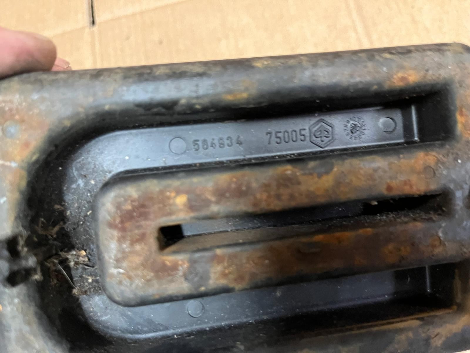 Vespa GTS 125 300 Battery Tray Holder | 584934 75005