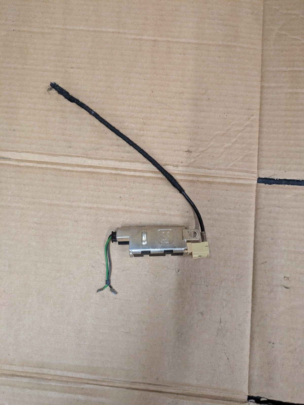 2011 Audi A3 S Line Antenna Booster Module | 8P4035225C
