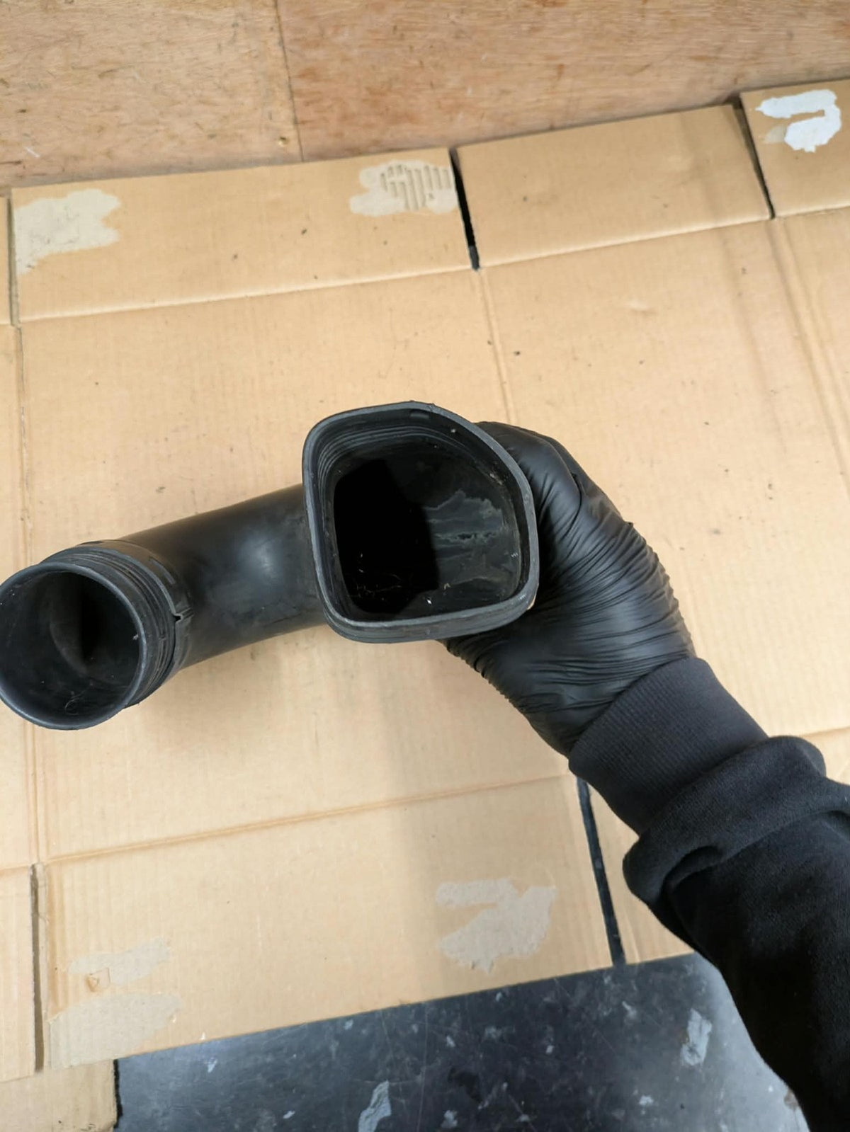 2011 Audi A3 S Line Air Intake Duct Pipe Hose | 1K0129618