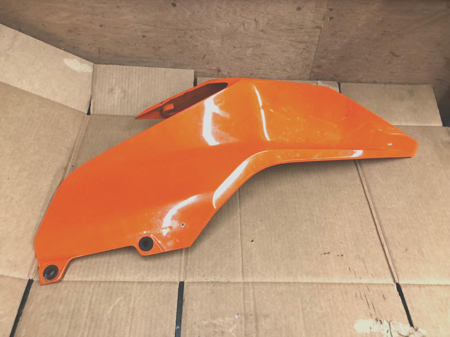 2019 KTM Duke 125 Front Right Fuel Tank Cover Panel | JP181207