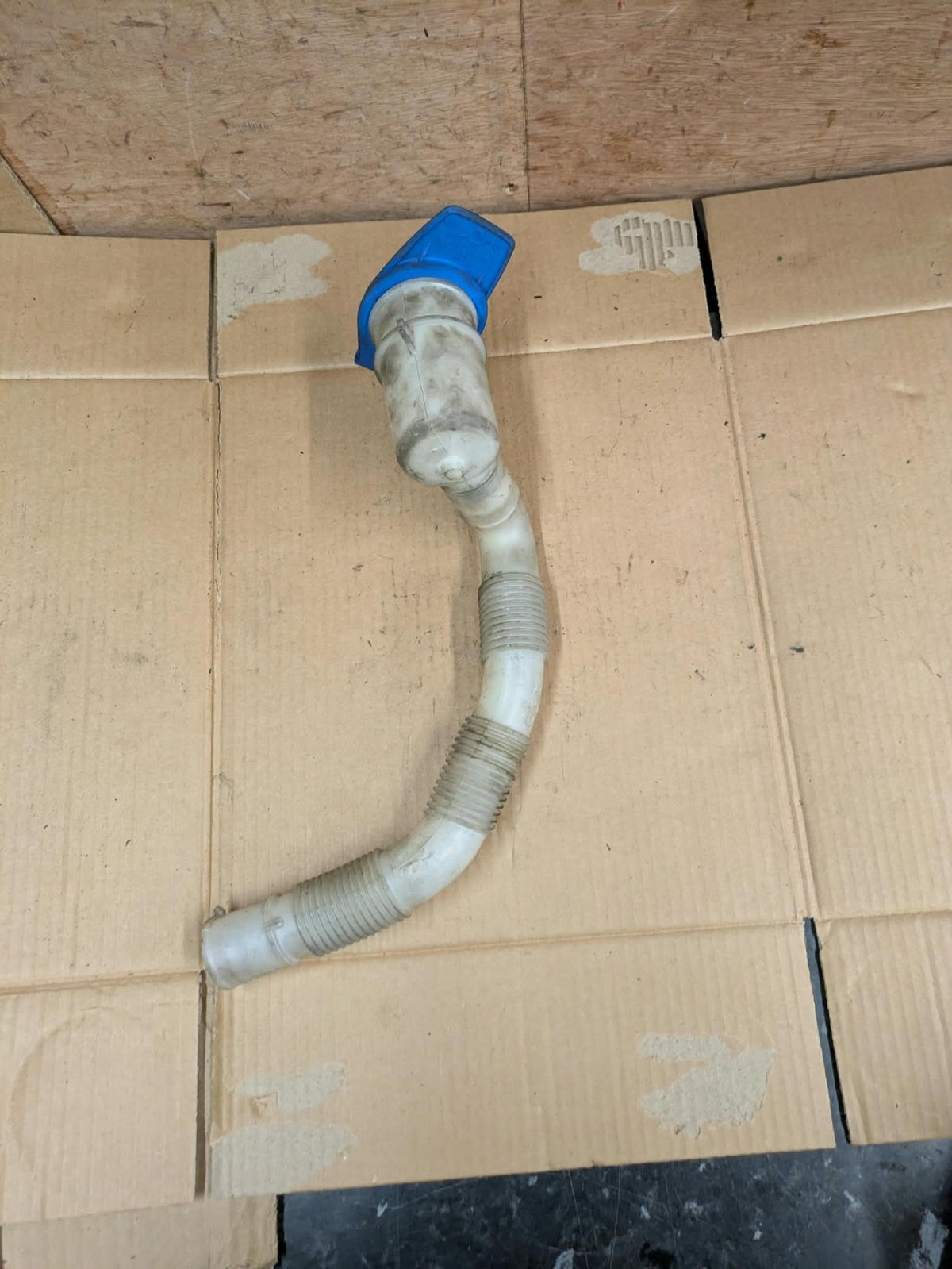 2011 Audi A3 S Line Windscreen Washer Fluid Hose Pipe + Cap | 8D0955455