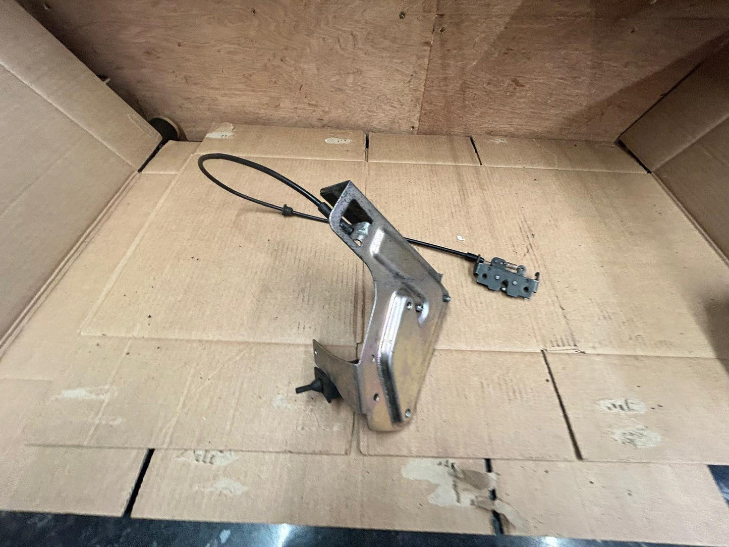 2013 Piaggio MP3 300 Saddle Unlock Mechanism Actuator
