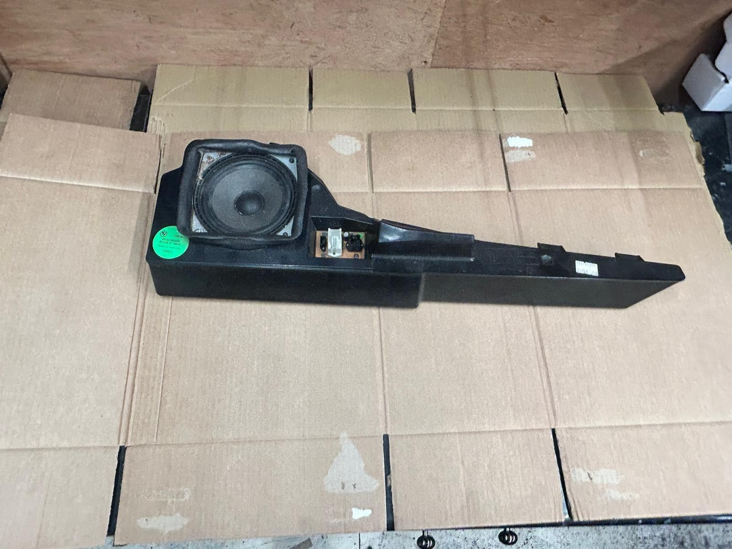 BMW 7 Series E38 Front Right Door Loudspeaker Box Stereo System | 65138371240