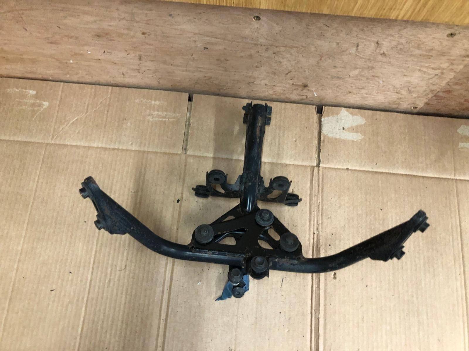 2000 - 2001 CBR 900RR Fireblade Front Bracket Headlight Mount Fairing