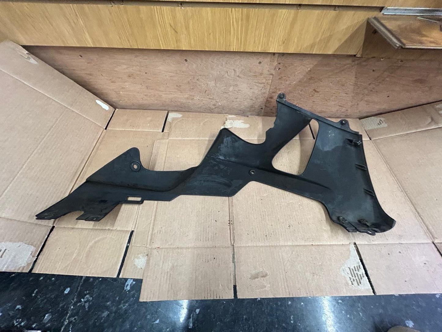 00 - 01 Honda 900RR Fireblade Left Side Fairing | 64470-MCJA-0000