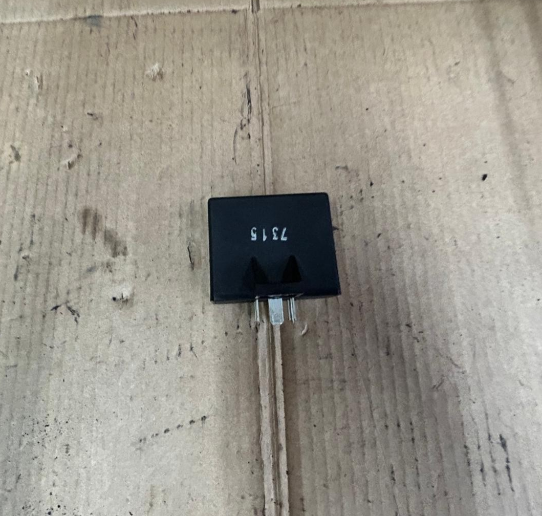1885 - 1995 BMW K75s Lamp Relay | 61131459003