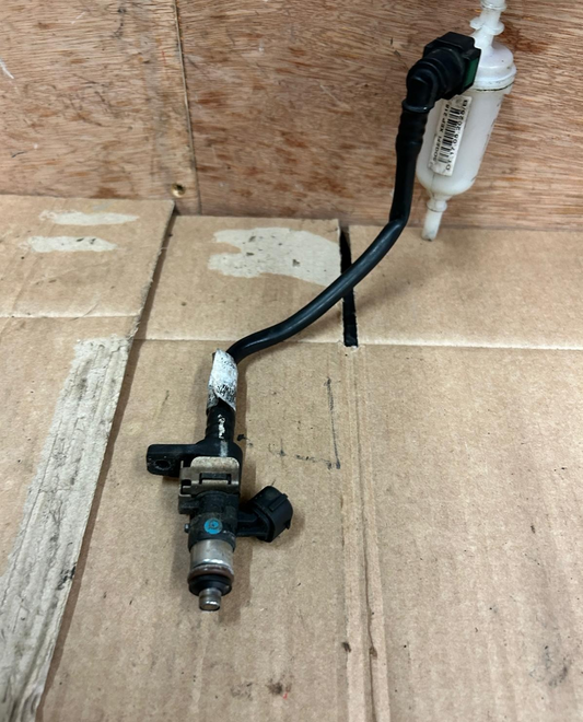 2019 KTM Duke 125 Fuel Injector + Fuel Line Filter