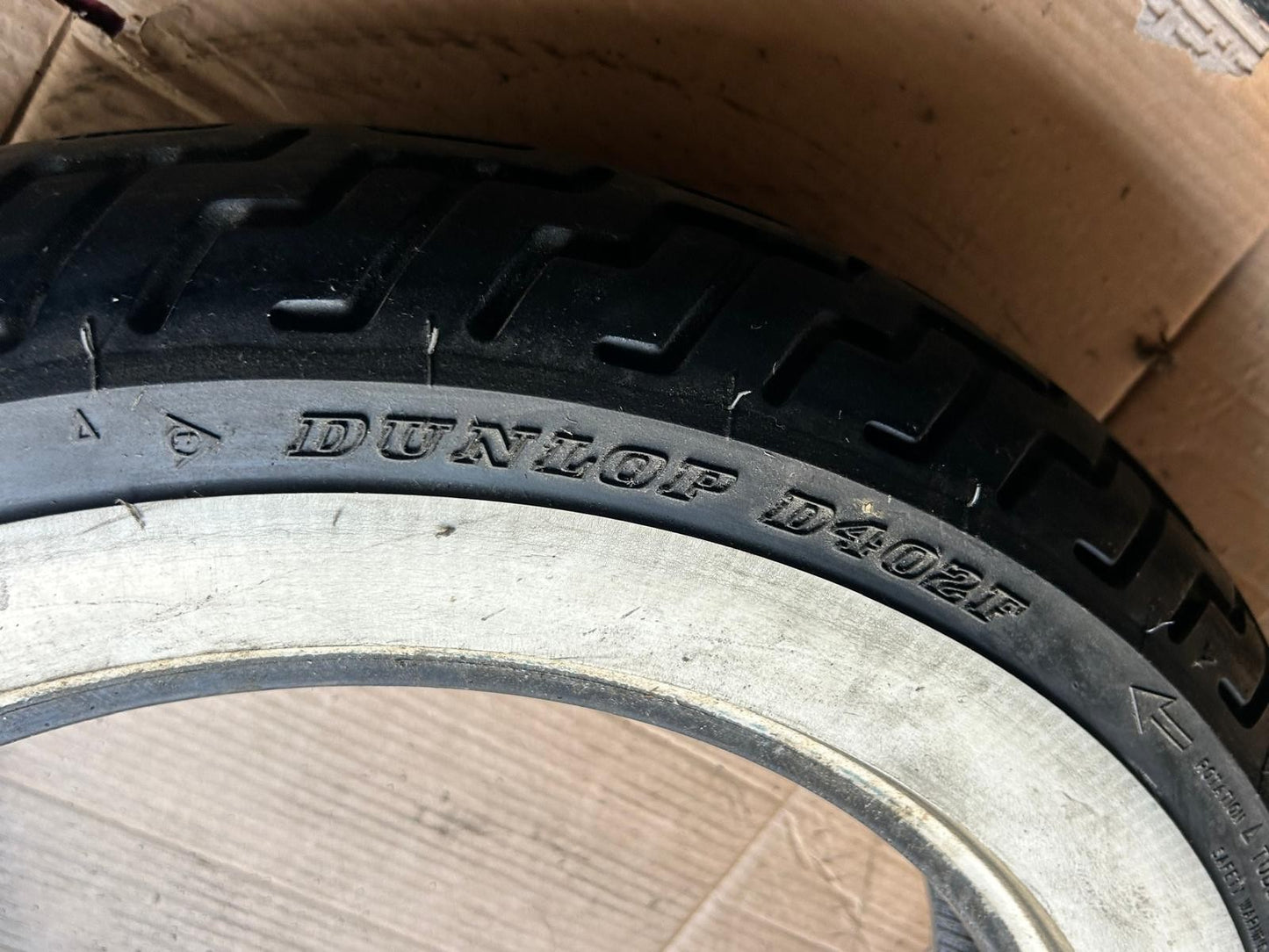 Dunlop D402F MT90B16 72H Harley Davidson Motorcycle Tyre