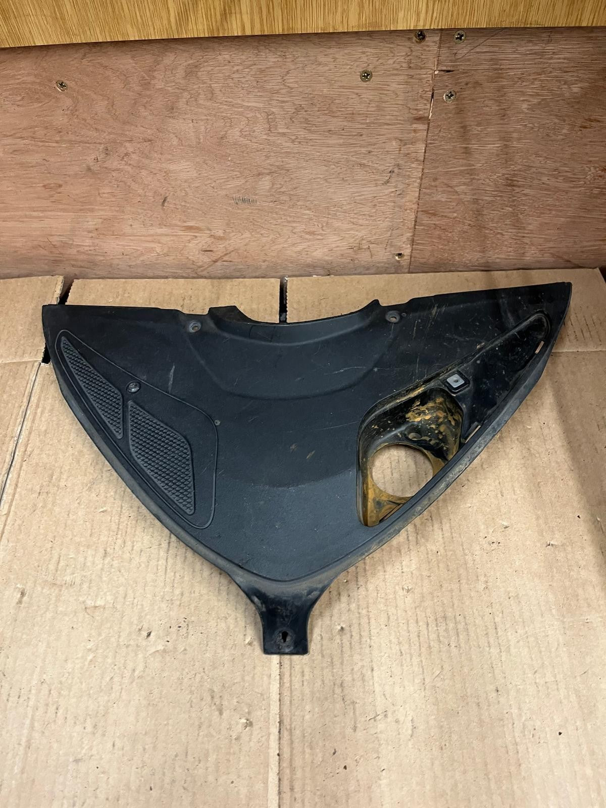 Piaggio MP3 Front Top Cover Panel | 657367