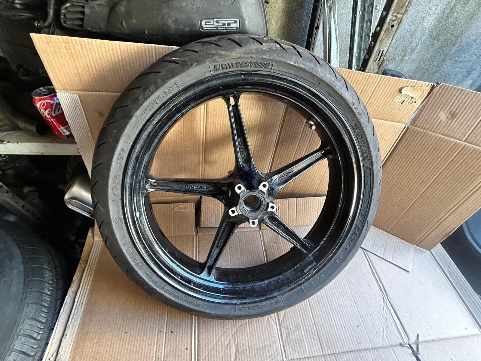 2022 KTM 1290 Superduke R Front Wheel & Tyre | 617.09.003.000