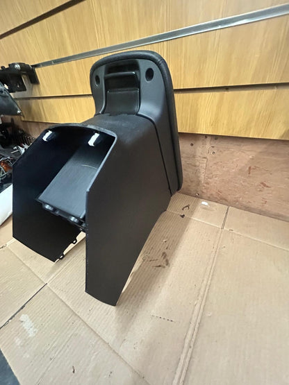 2014 Mitsubishi Outlander GX 4h PHEV Centre Console Arm Rest | 8011B156