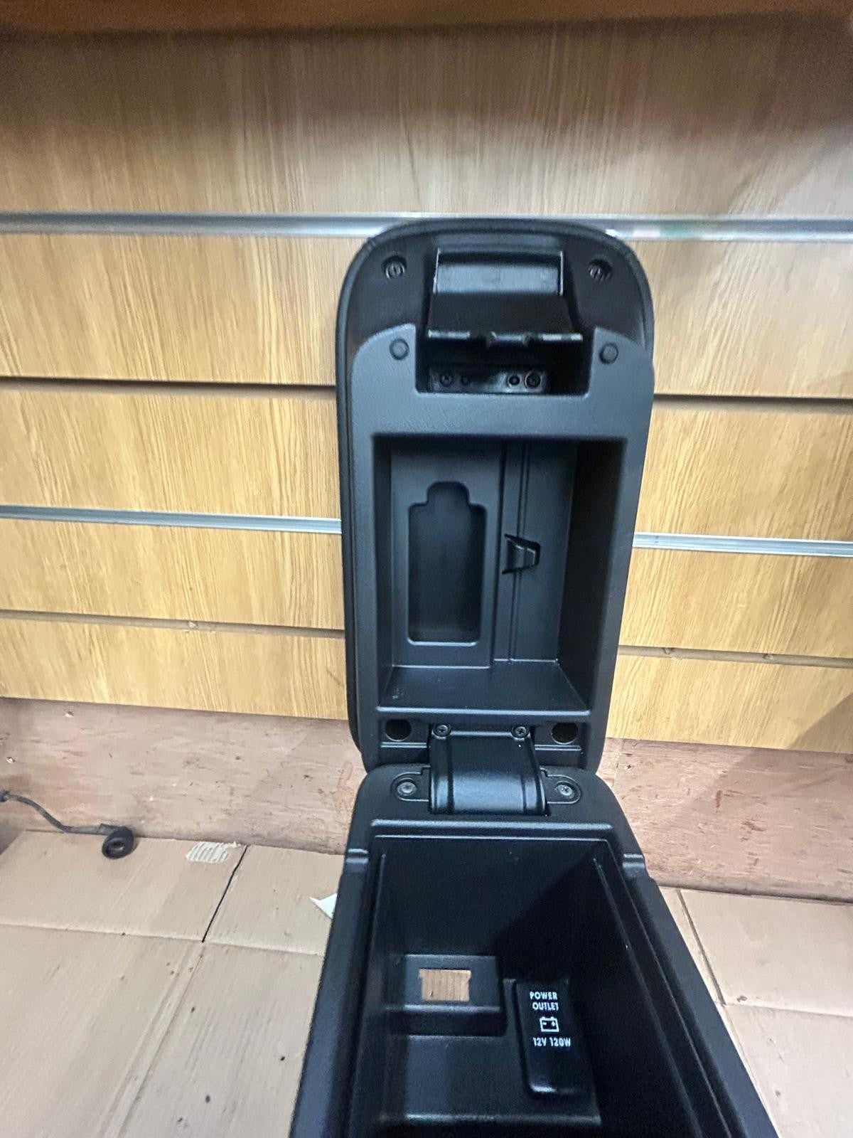 2014 Mitsubishi Outlander GX 4h PHEV Centre Console Arm Rest | 8011B156