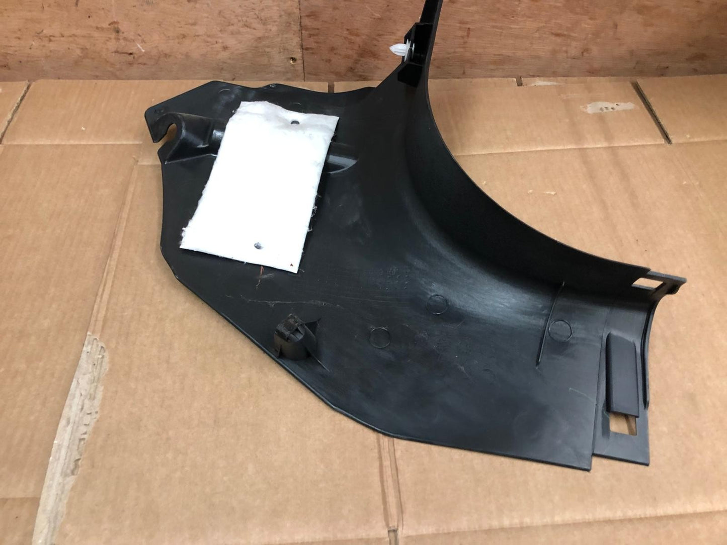 2014 Mitsubishi Outlander GX 4h PHEV Front Left Door Step Cover Trim | 7217A017