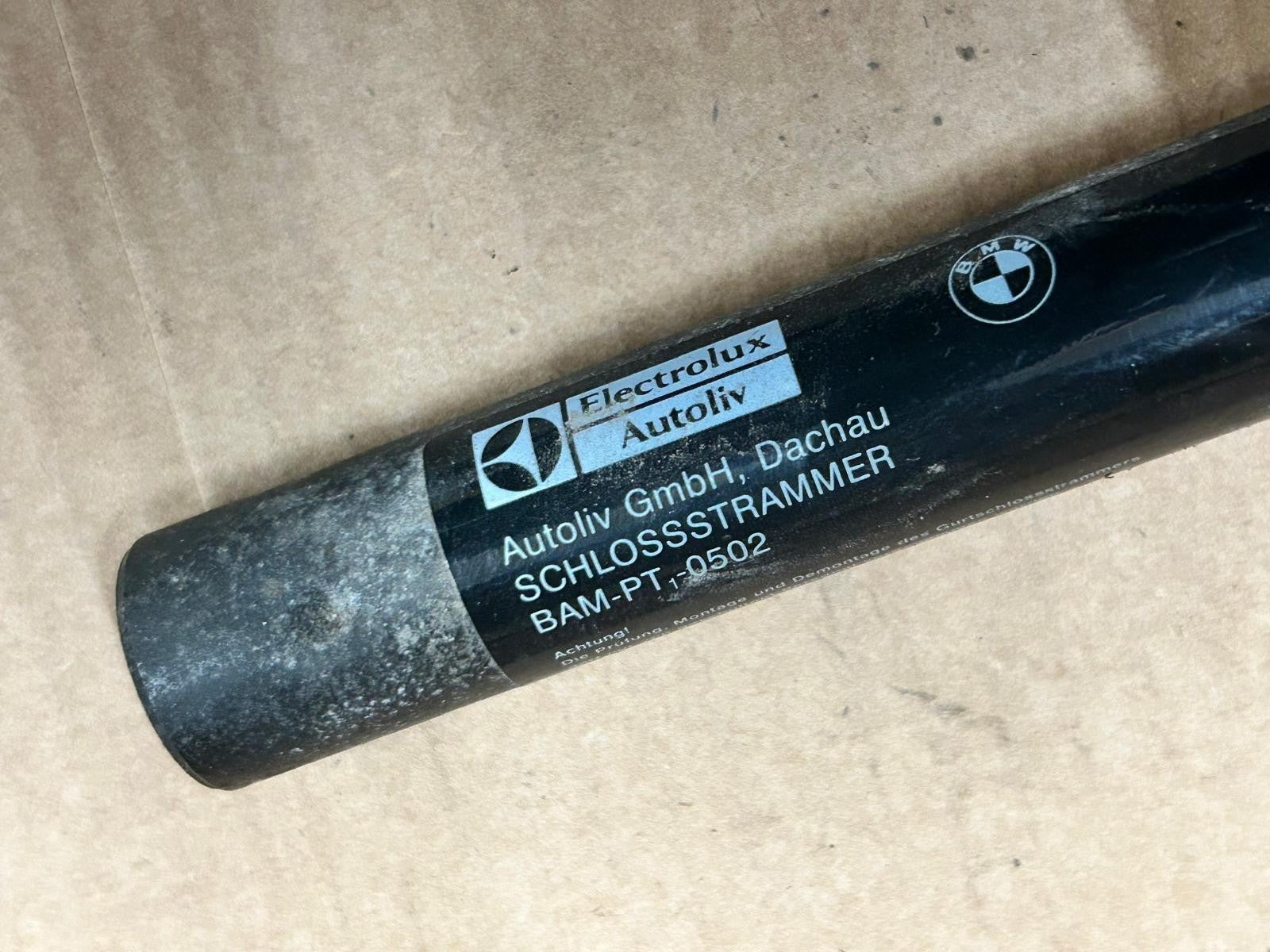 Genuine BMW 7 Series E38 Front Left Seatbelt Pre-Tensioner