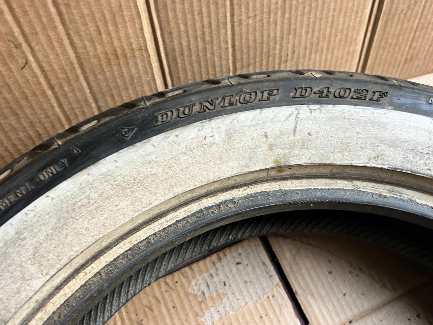 Dunlop D402F MT90B16 72H Harley Davidson Motorcycle Tyre