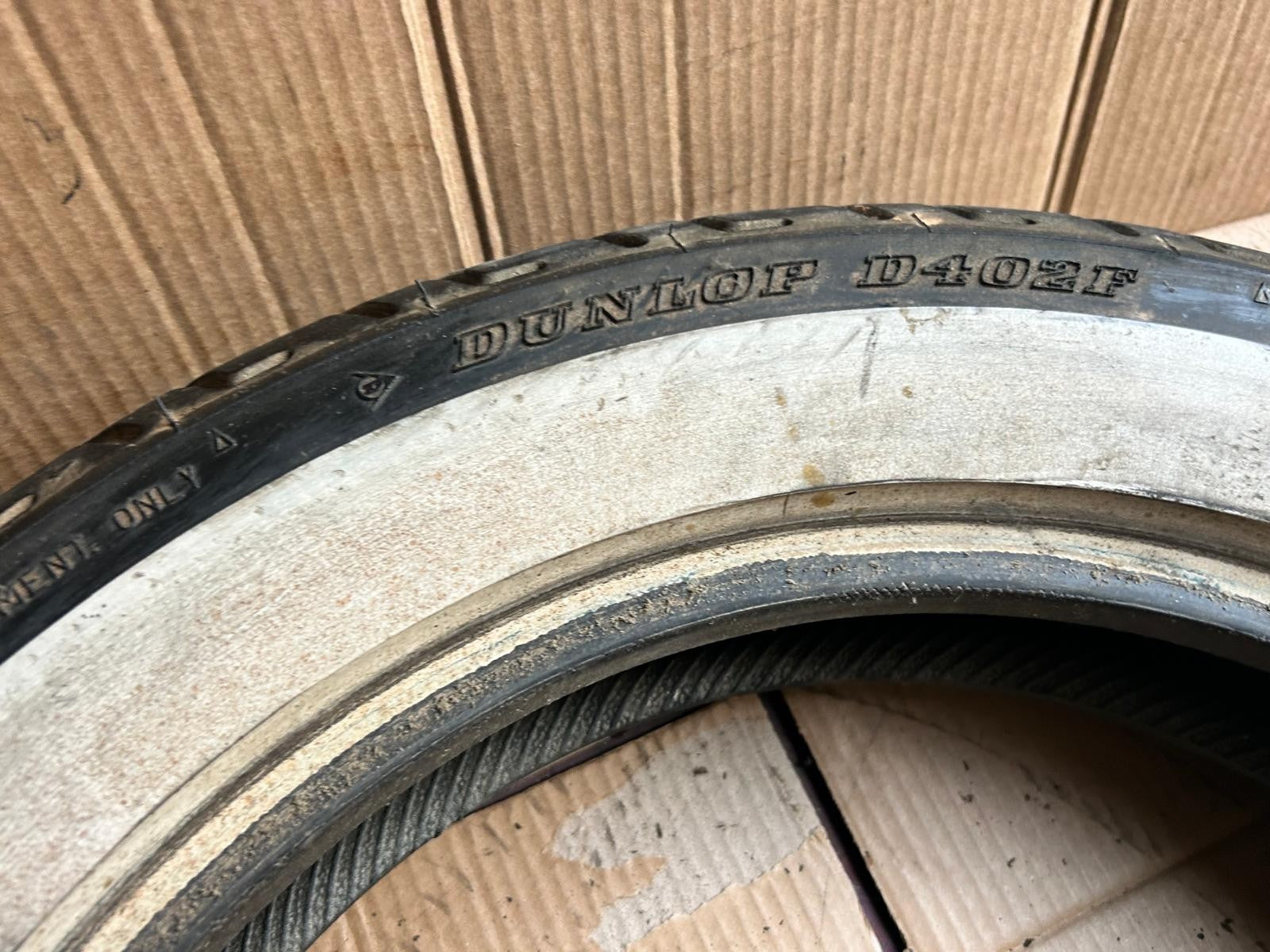 Dunlop D402F MT90B16 72H Harley Davidson Motorcycle Tyre