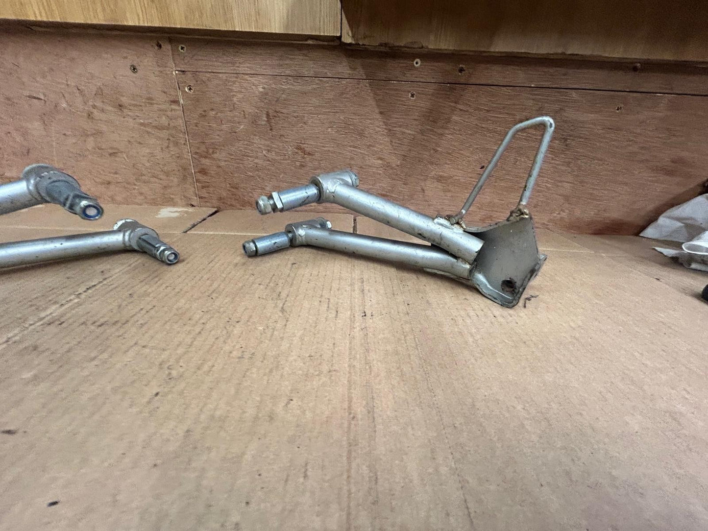 Suzuki GSF 600 Bandit Rear Left & Right Footrests