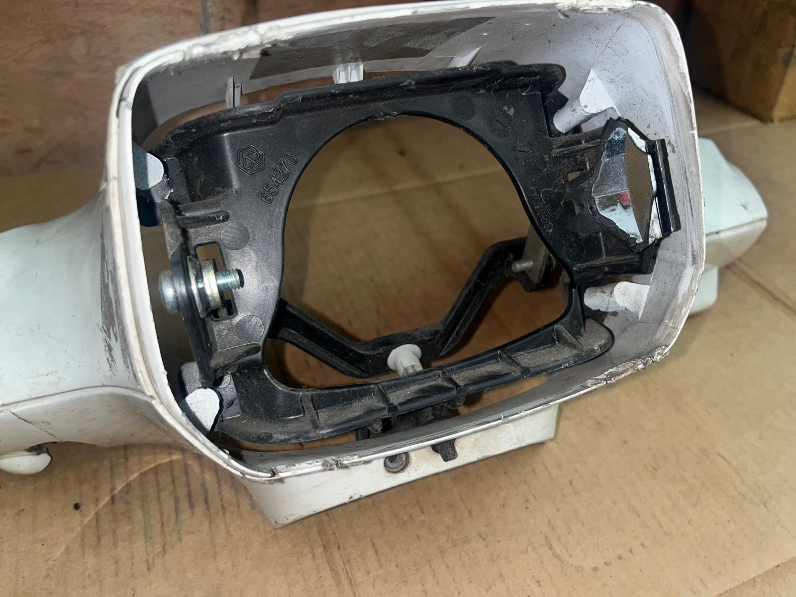 OEM Piaggio Handlebar Cover | 654263 654270