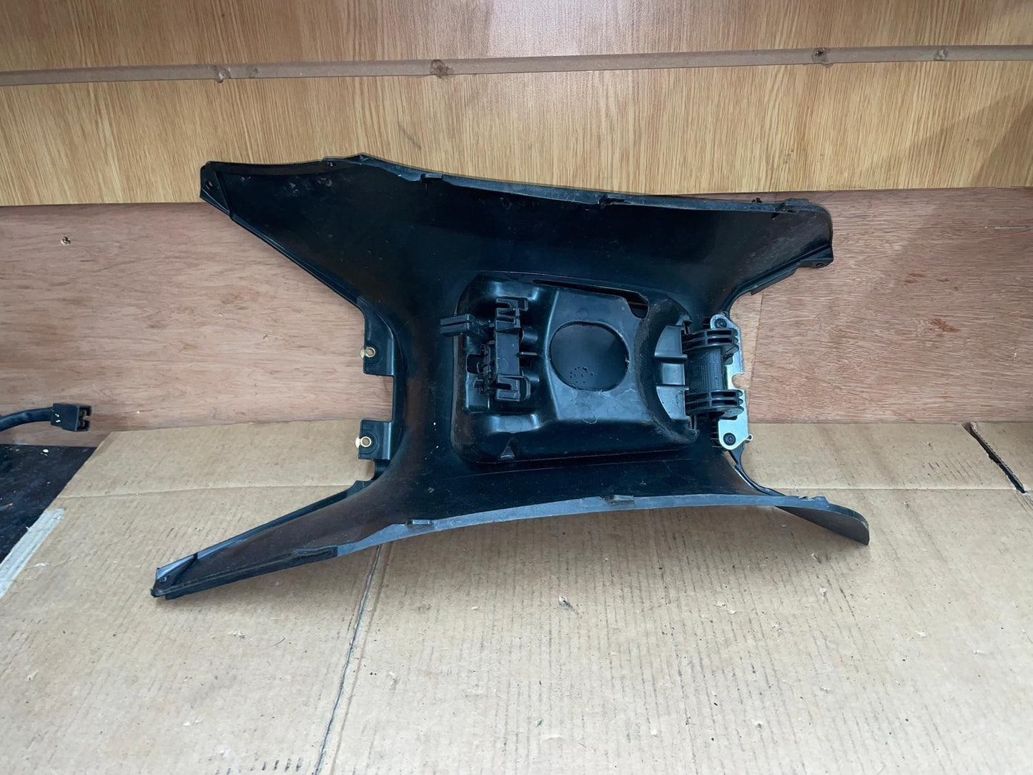 2021 - 2024 Piaggio MP3 300 HPE  Central Tunnel Cover | 1B006211