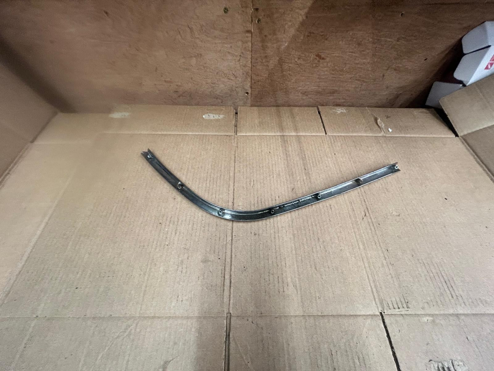 2013 - 2017 Vespa Primavera 50 125 150 Side Beading | 673641