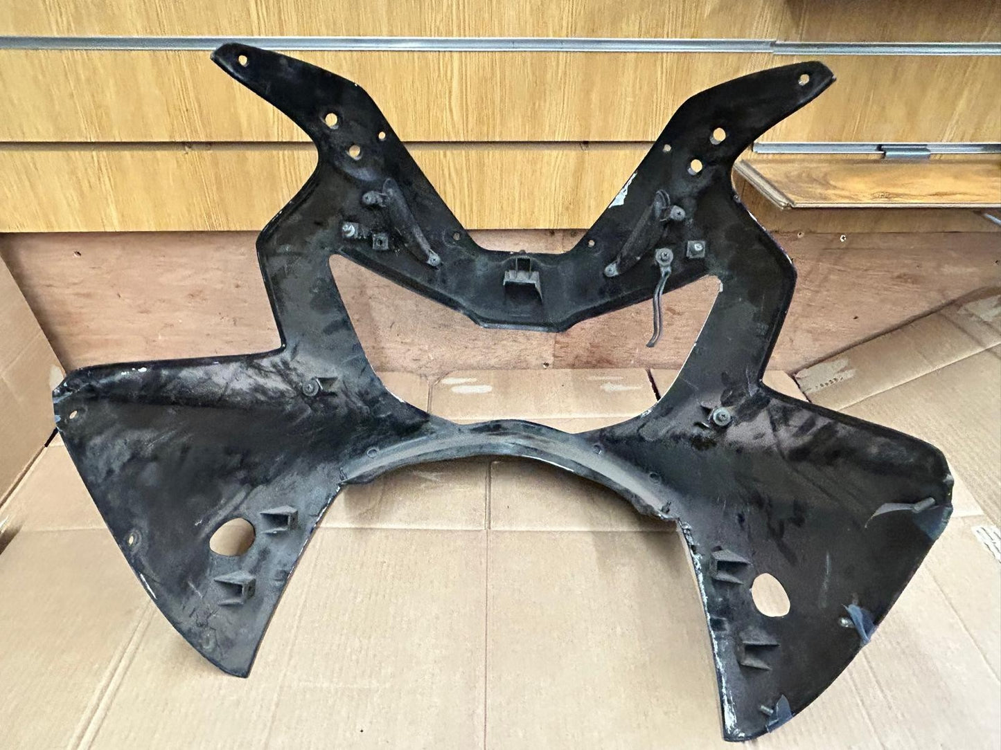 00 - 01 Honda CBR 900RR Fireblade Upper Cowl Comp | 64210-MCJA-0000