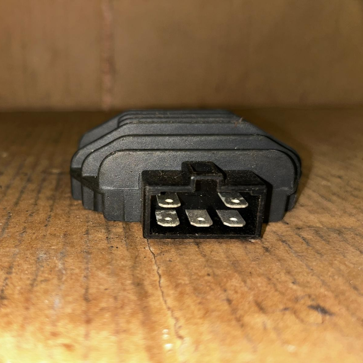 SH640D-12 | 2010 Yamaha YBR Regulator Rectifier Genuine OEM Part