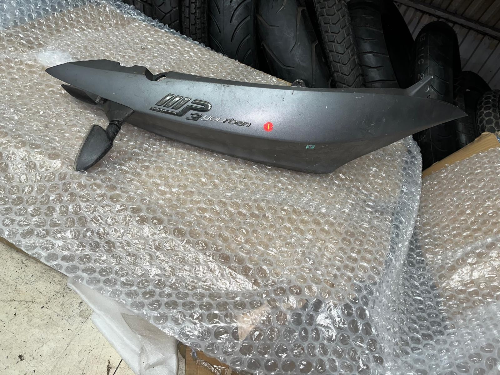 OEM Piaggio MP3 Yourban 300 Rear Right Fairing with Indicator | 657381