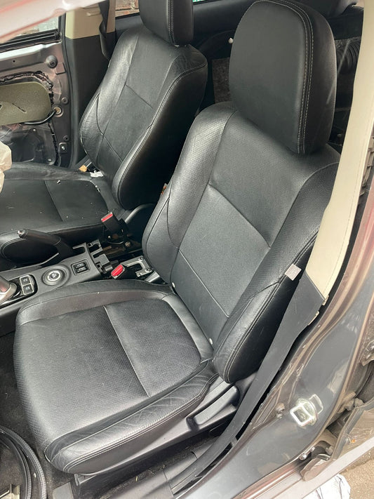 2014 Mitsubishi Outlander GX 4h PHEV Front Left Passenger Seat
