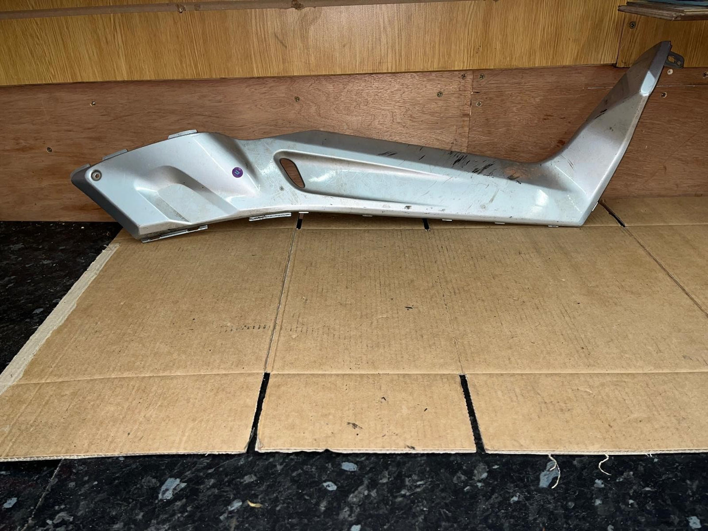 2006 - 2008 Yamaha YP125R Xmax Right Lower Footrest Panel | 1B9-F7423-00