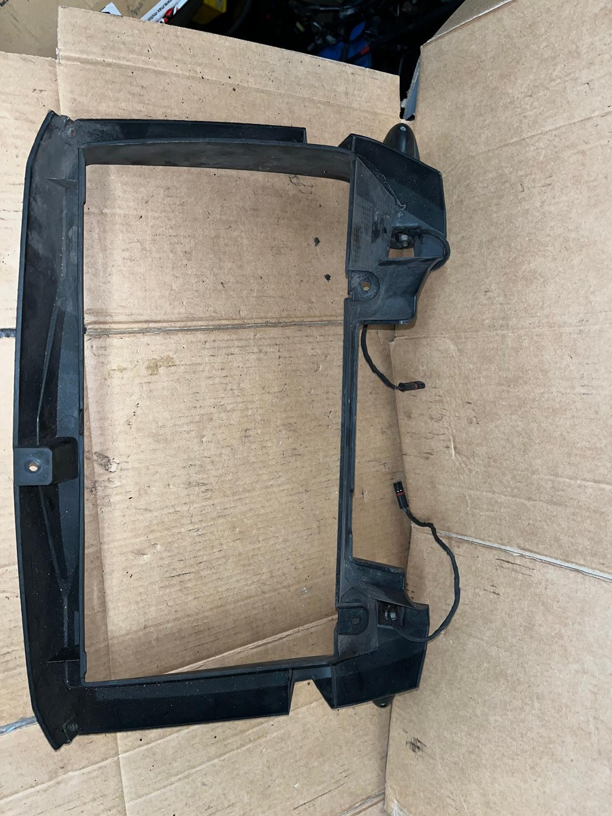 2008 - 2012 BMW F800GS Radiator Shroud | 7698571-03
