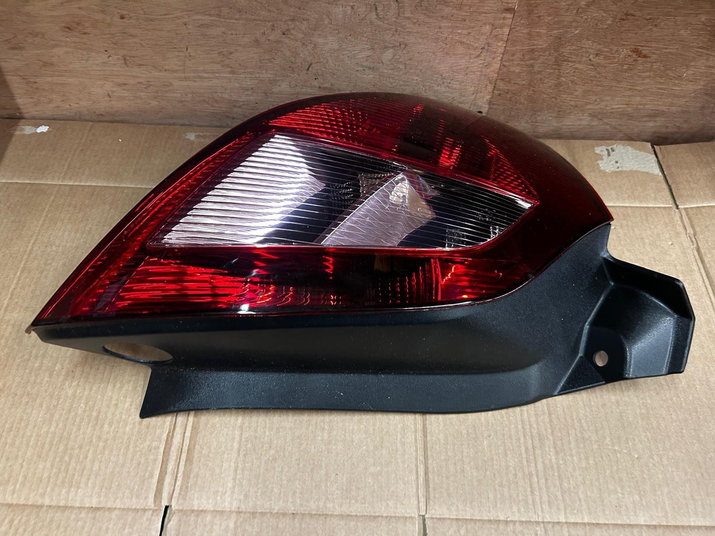 2003 - 2005 Renault Megane Left Side Tail Light Unit | 11-0380-01-2