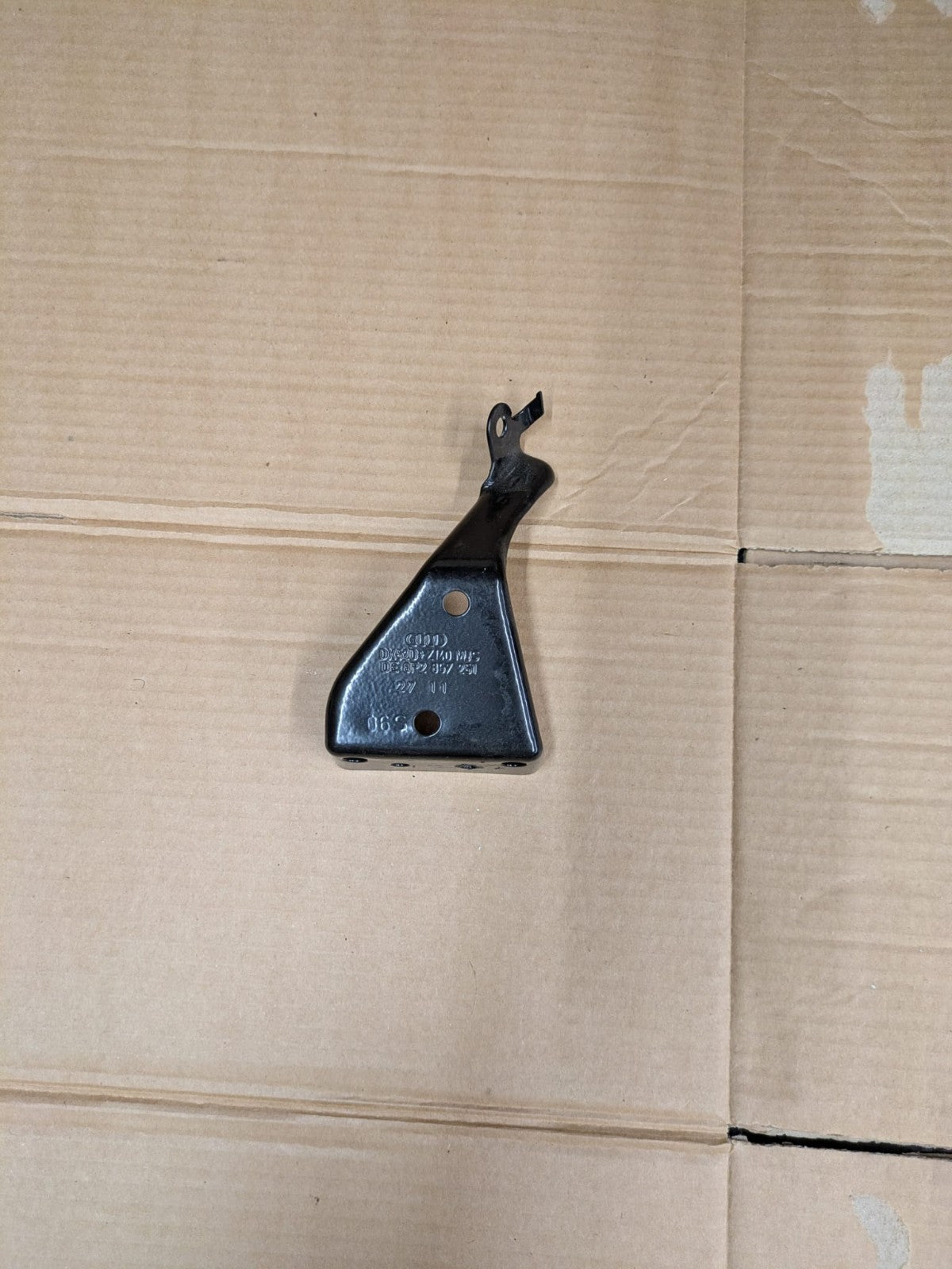 2011 Audi A3 S Line Passenger Side Dashboard Support Bracket | 8P2857251