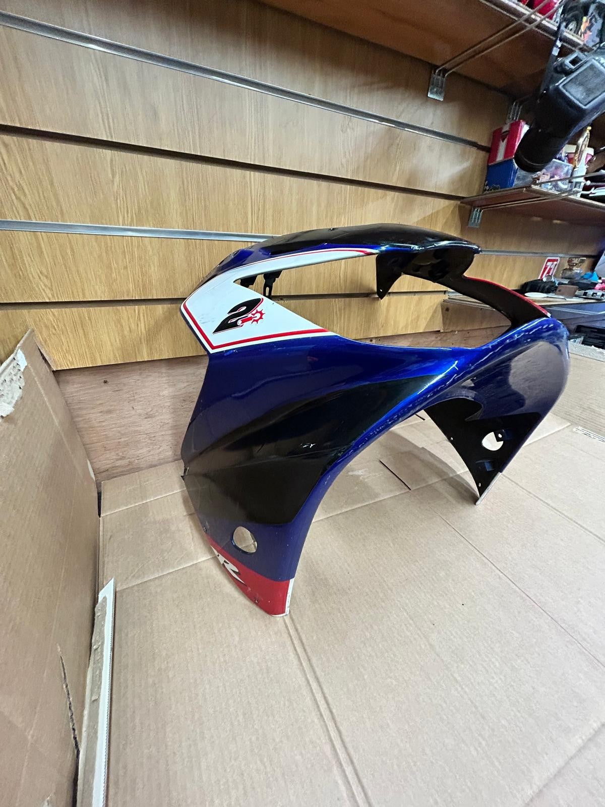 Honda CBR 900 Fireblade / CBR929RR Upper Cowl Comp | 64210-MCJA-0000