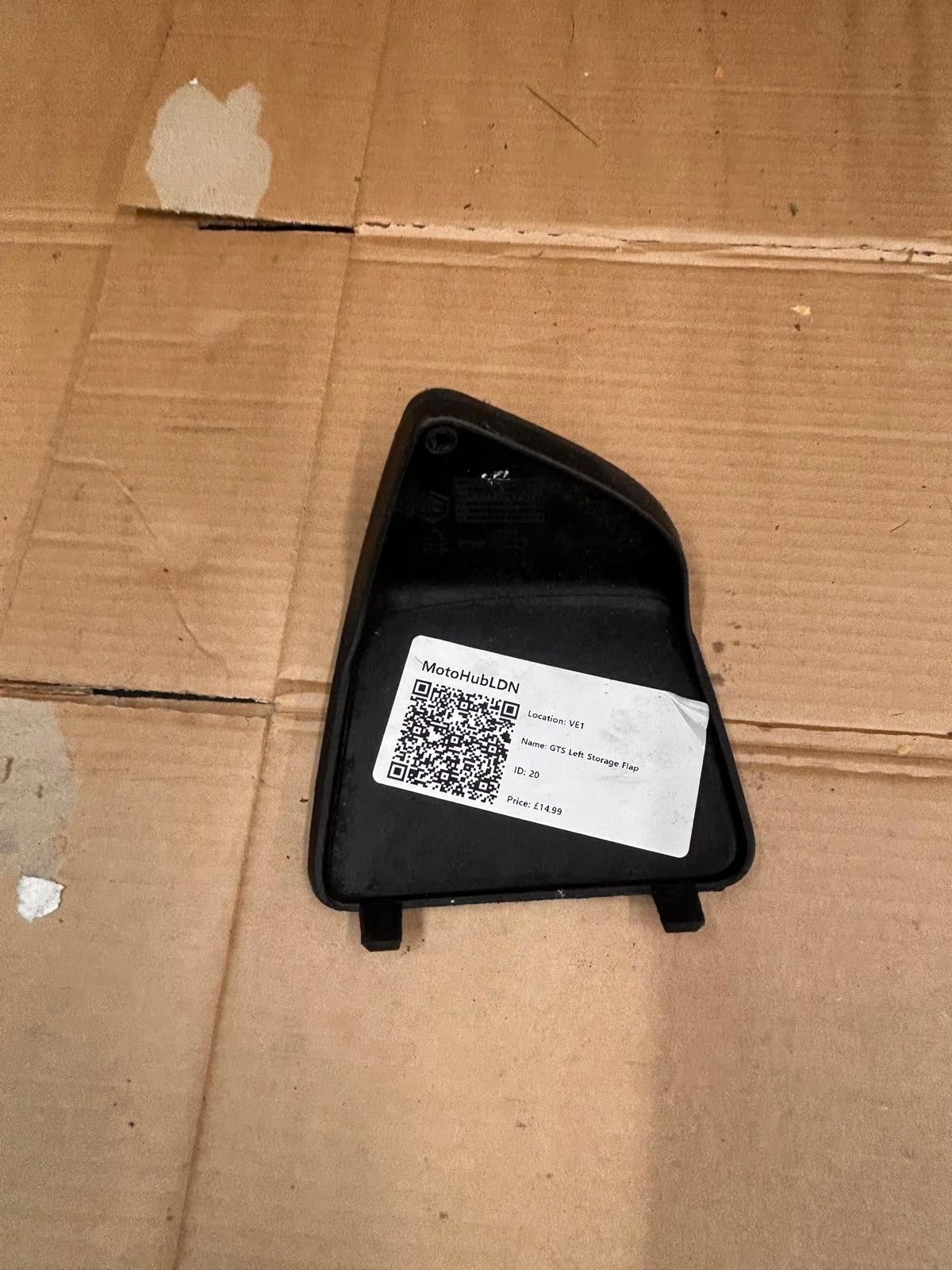 2009 - 2015 Vespa GTV 300 Left Side Storage Flap | 577395