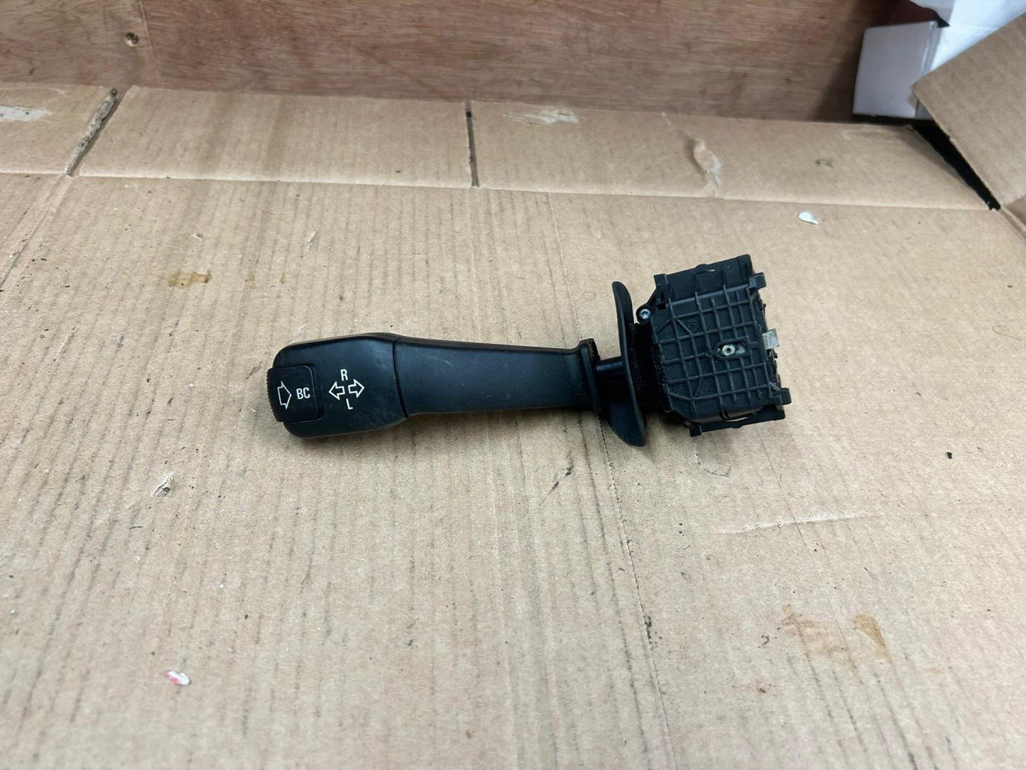 Genuine BMW 7 Series E38 Indicator Stick | 011004