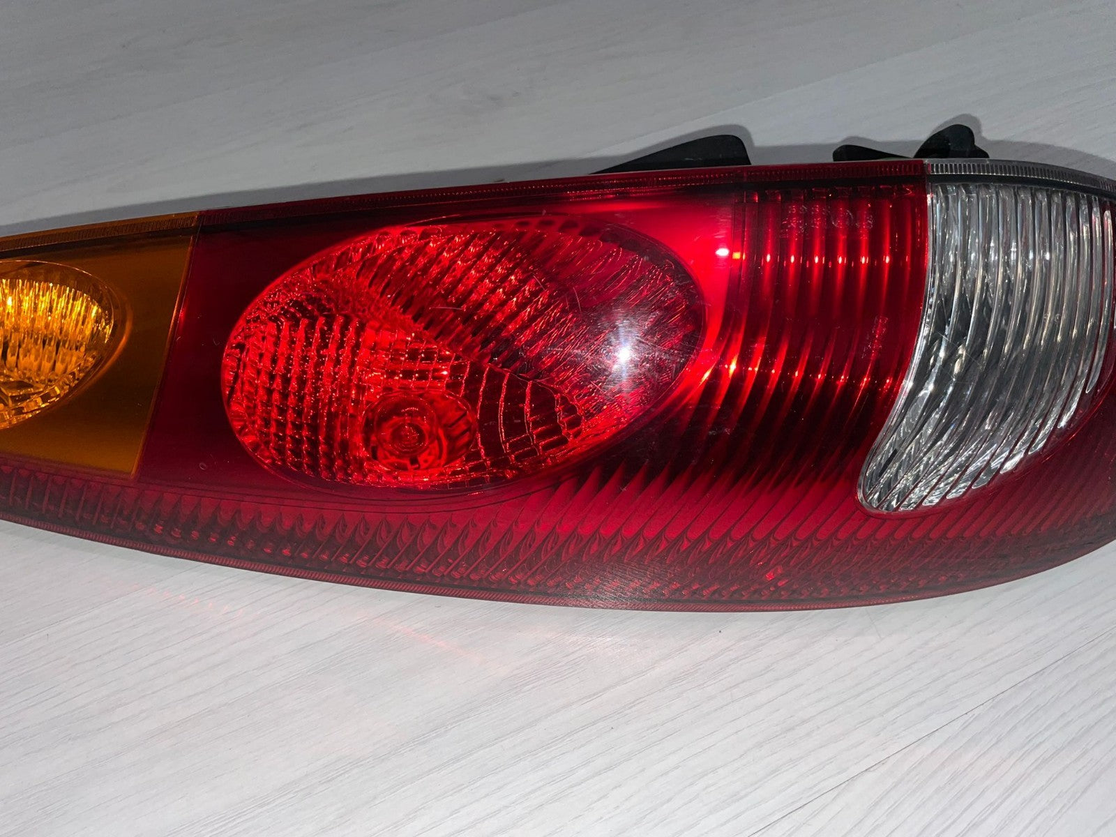 2000 - 2006 Nissan Almera Tino Left Rear Light | 89304110