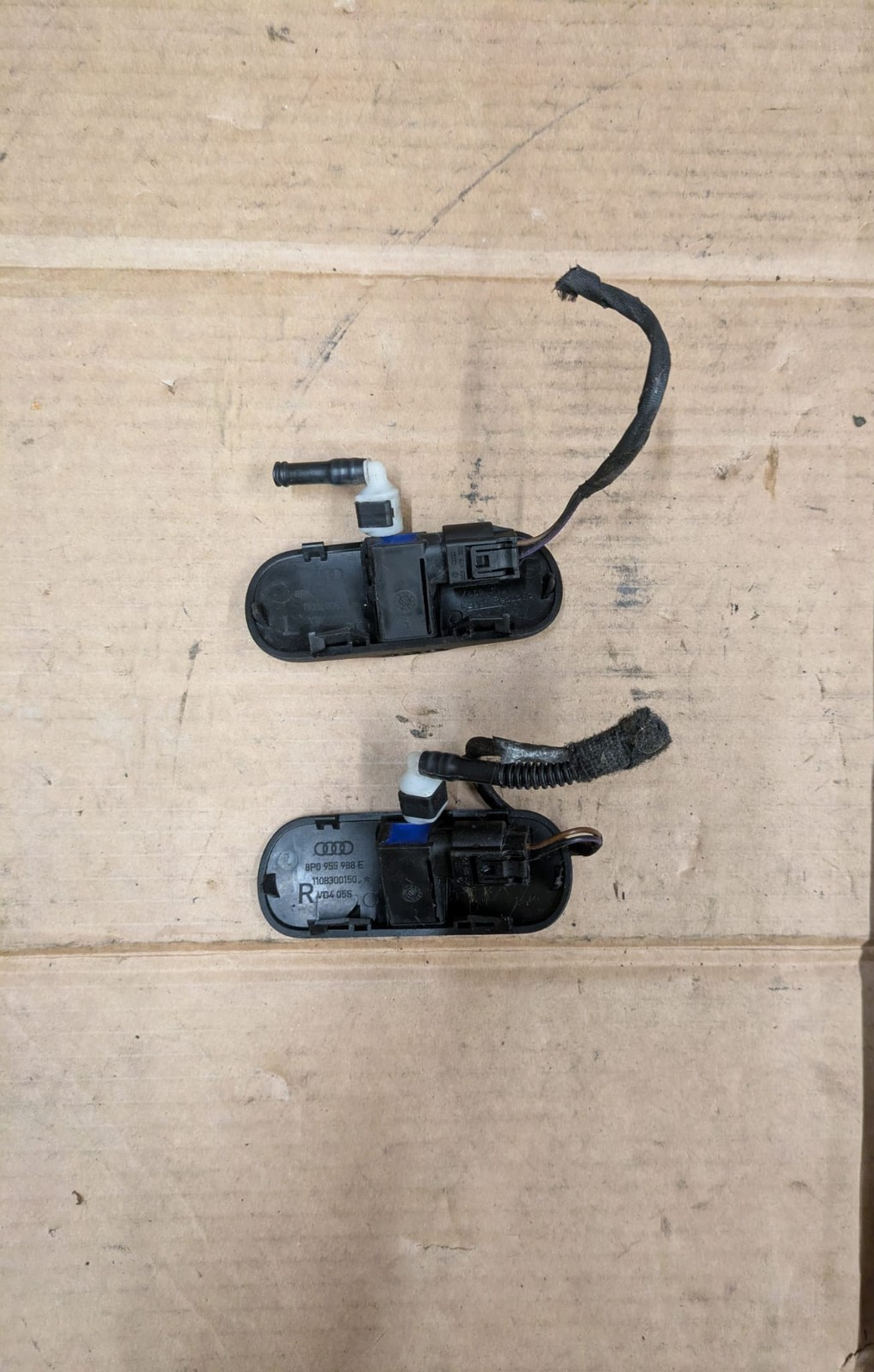 2011 Audi A3 S Line Front Windscreen Washer Sprayers | 8P0955987E 8P0955988E