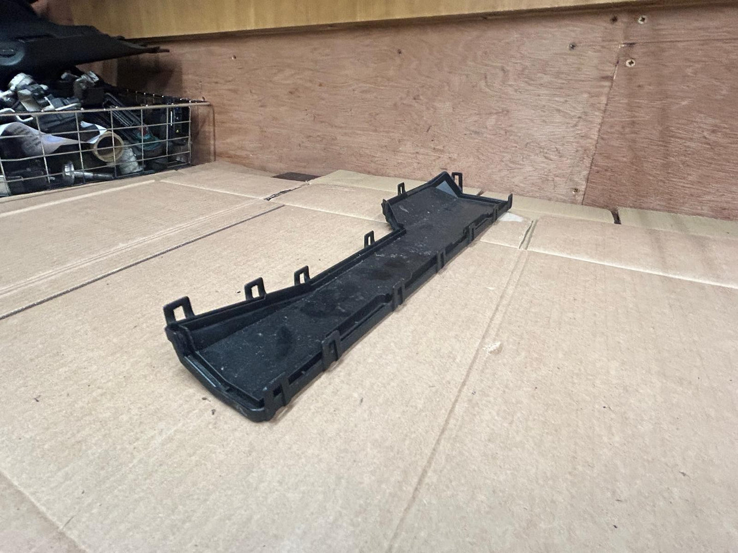Genuine BMW 7 Series E38 Engine Wire Harness Upper Right Cover | 12521733083