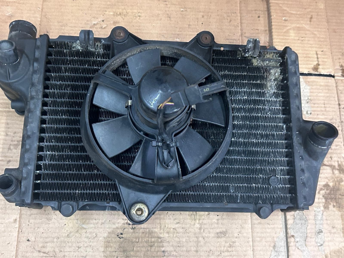 1990 BMW K100 LT Radiator + Cooling Fan
