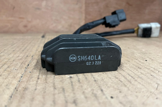 2005 - 2014 Piaggio Vespa LX 125 Touring Voltage Rectifier | SH640LA