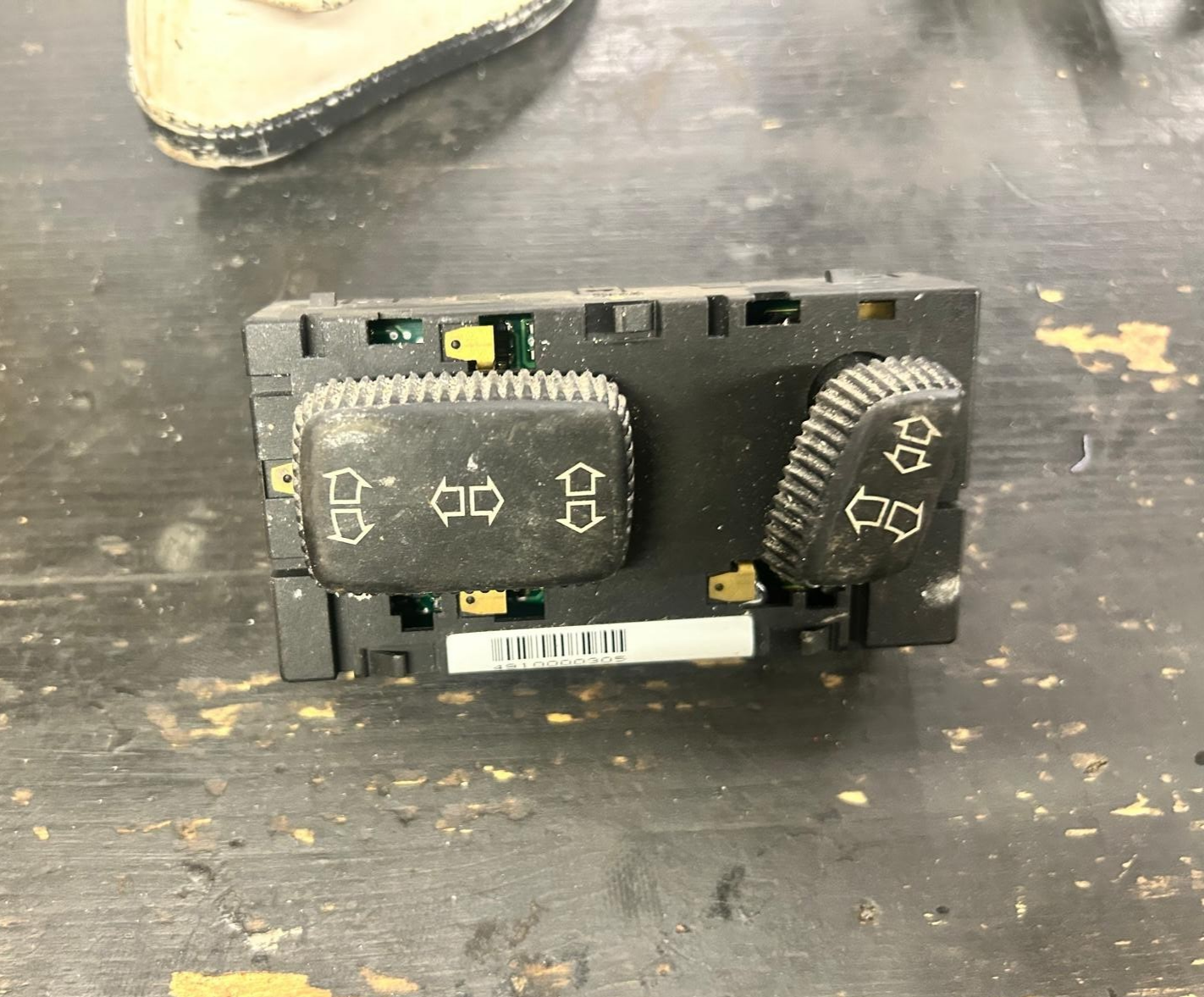 Genuine BMW 7 Series E38 Power Seat Switch Control Front Left | 61318360833