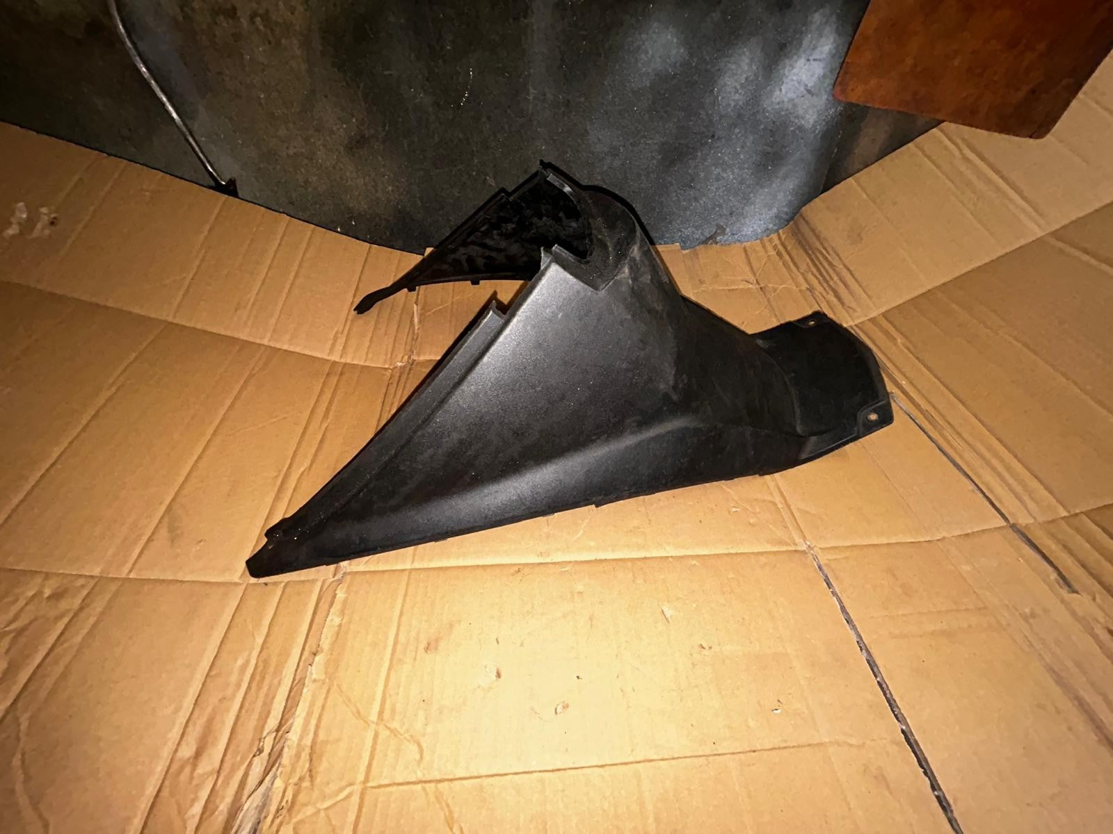 2017 2020 Yamaha MW 125 Tricity Side Cover | BB8-F172W-00